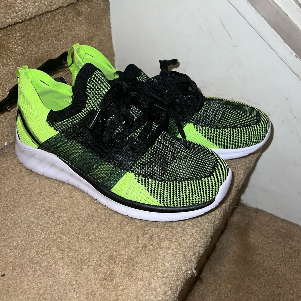 BOYS SHOES SIZE 5 and 6